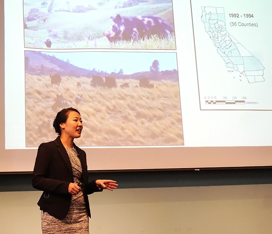 elizabeth_hiroyasu_DSC03605_web Elizabeth Hiroyasu talked about why wild pigs are important. Credit: Patricia Marroquin